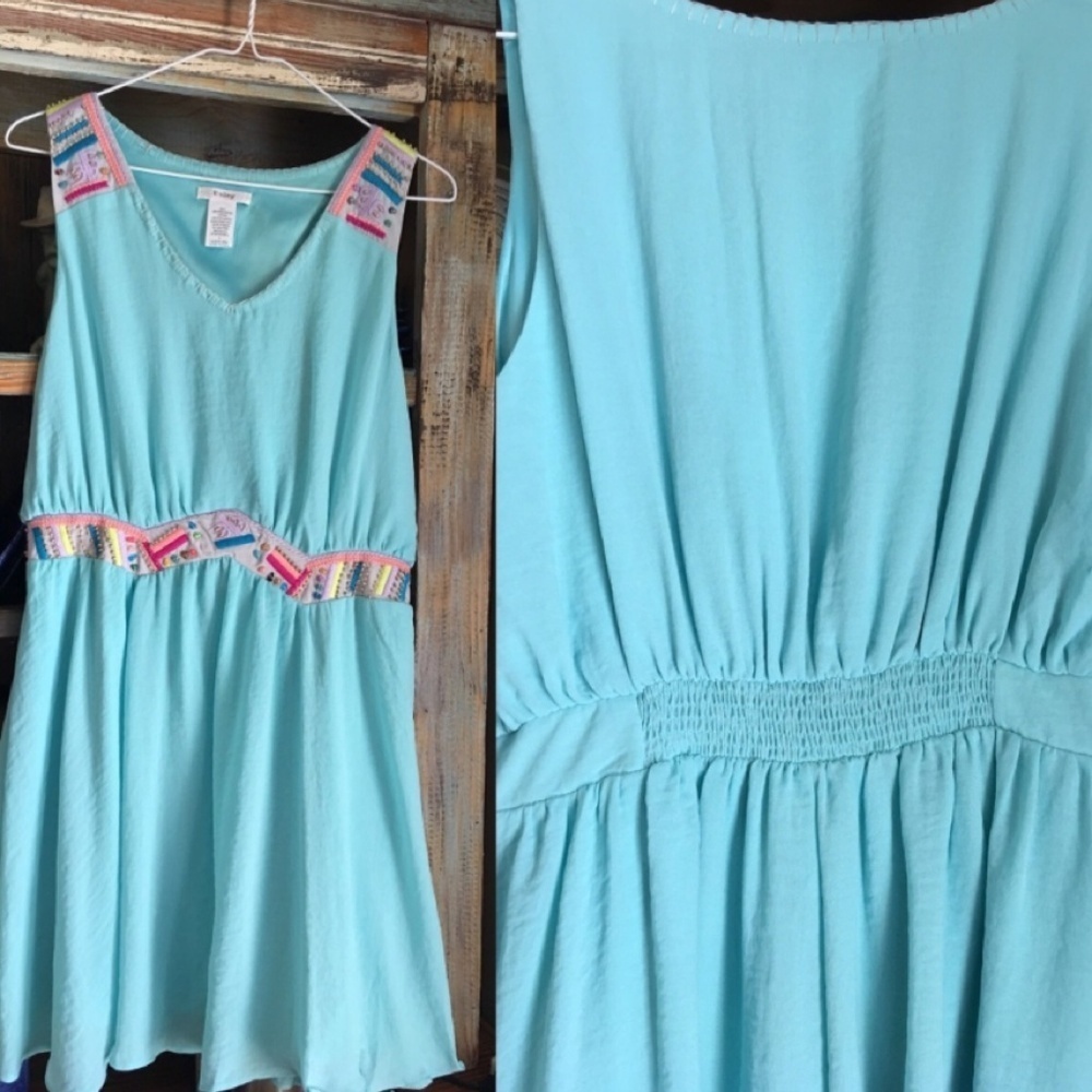 ⛱️Esley - Light Blue Fit & Flare Dress - L